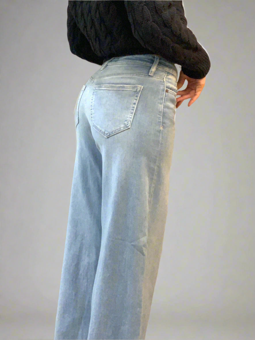 Light Wide Leg