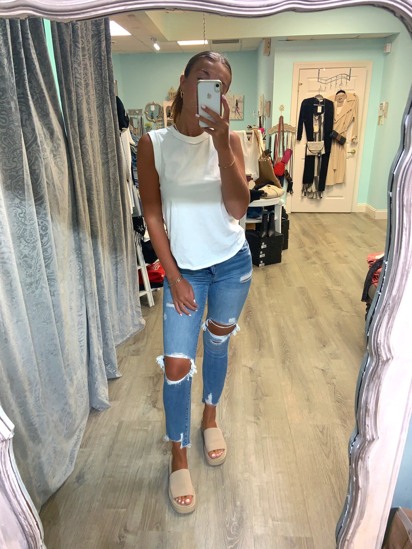 Distressed Mid Rise Ankle Straight